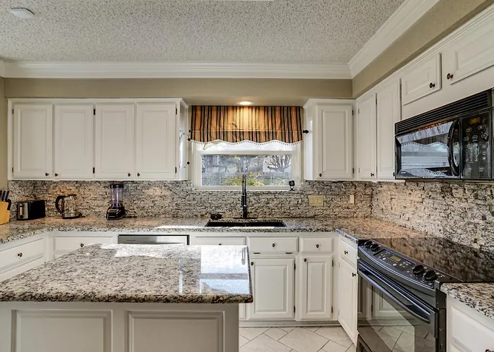 Private Yard & Pool: 3,200-sq-ft Gem In Worth *