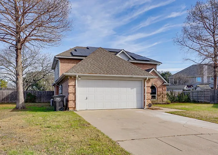 Private Yard & Pool: 3,200-sq-ft Gem In Worth *